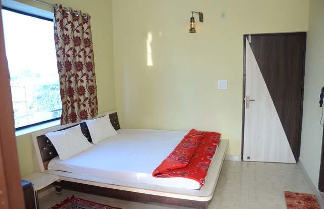 Priya Palace Hotel Vrindavan Luaran gambar